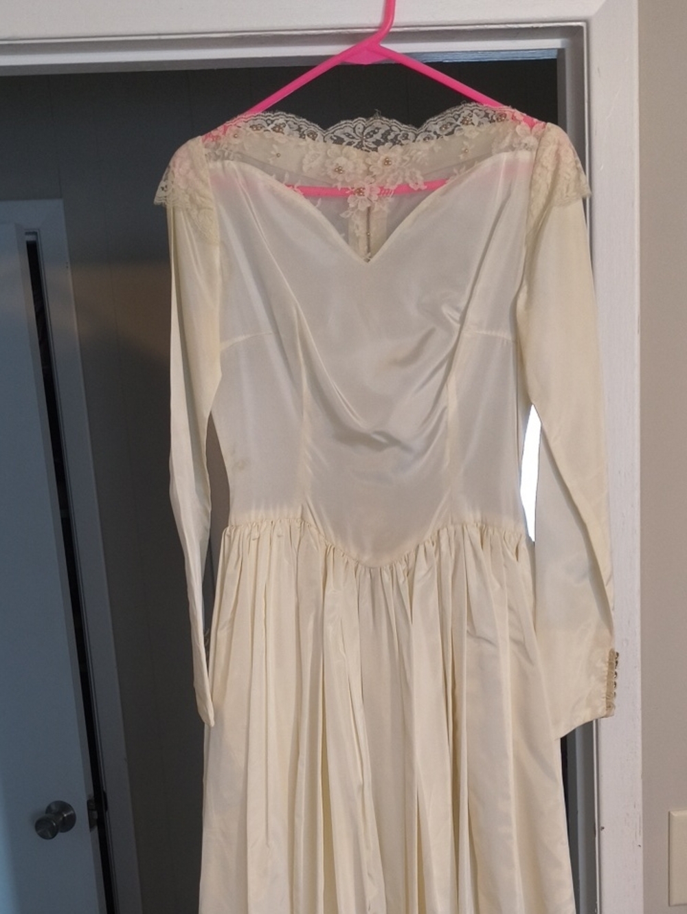 Vintage 1950s Handmade Cream Taffeta Wedding Dress
